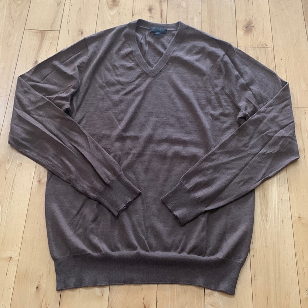EUC/NWOT Saks Fifth Avenue Cashmere V-Neck Sweater